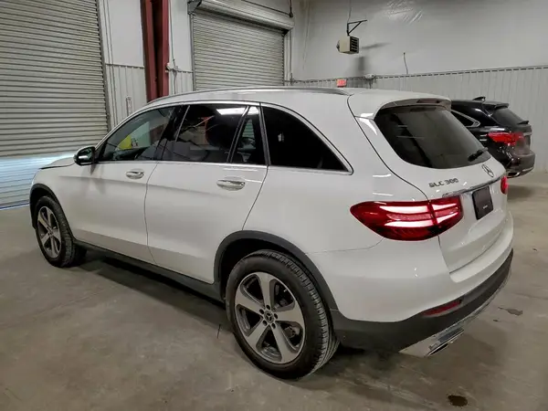 WDC0G4JB0KF609862 2019 MERCEDES-BENZ GLC - Image 2