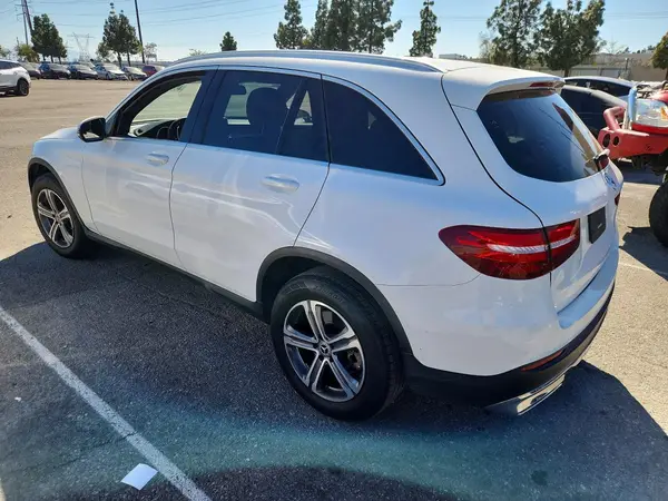 WDC0G4JB0KF641663 2019 MERCEDES-BENZ GLC - Image 2