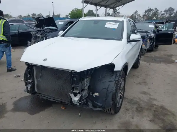 WDC0G4JB0KF669334 2019 MERCEDES-BENZ GLC - Image 2