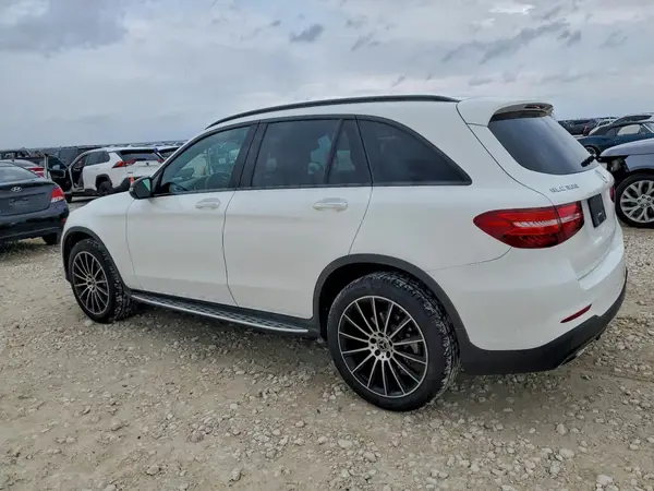 WDC0G4JB0KV129732 2019 MERCEDES-BENZ GLC - Image 2