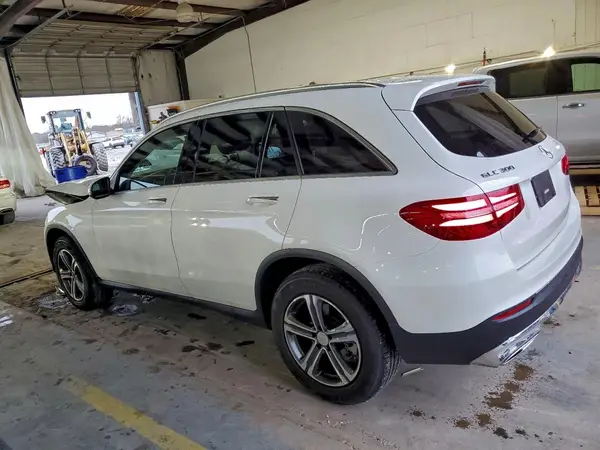 WDC0G4JB0KV160270 2019 MERCEDES-BENZ GLC - Image 2