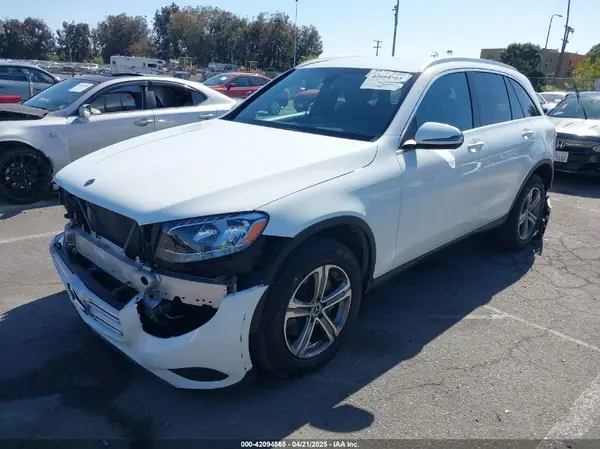WDC0G4JB0KV172130 2019 MERCEDES-BENZ GLC - Image 2