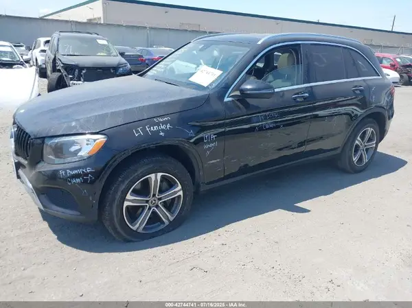 WDC0G4JB0KV186089 2019 MERCEDES-BENZ GLC - Image 2