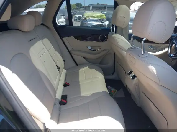 WDC0G4JB0KV186089 2019 MERCEDES-BENZ GLC - Image 8
