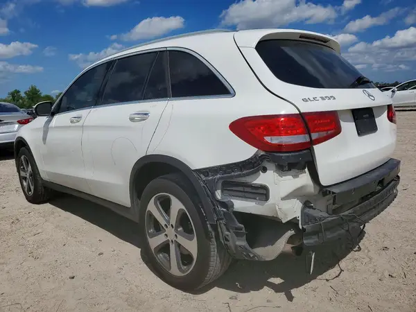 WDC0G4JB1GF008550 2016 MERCEDES-BENZ GLC - Image 2