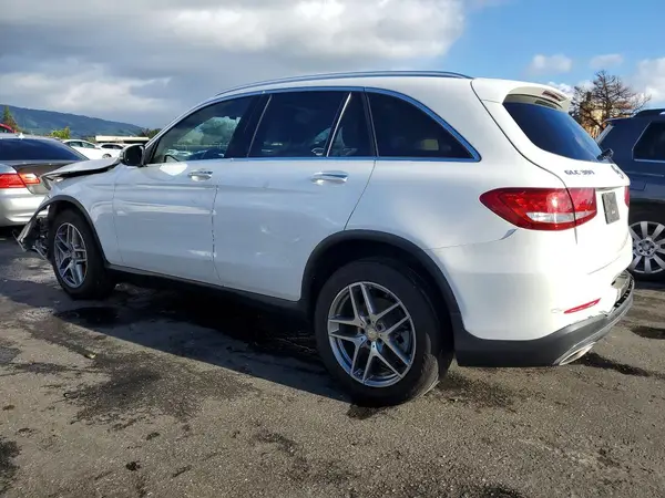 WDC0G4JB1GF016860 2016 MERCEDES-BENZ GLC - Image 2