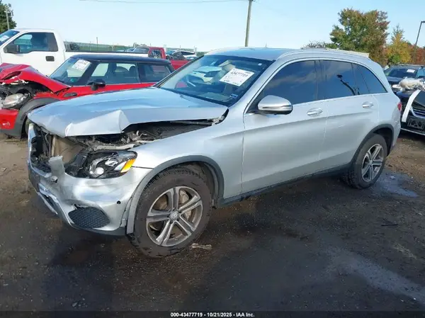 WDC0G4JB1GF032606 2016 MERCEDES-BENZ GLC - Image 2