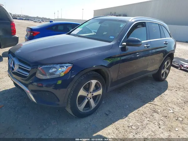 WDC0G4JB1GF051981 2016 MERCEDES-BENZ GLC - Image 2