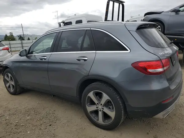 WDC0G4JB1GF057070 2016 MERCEDES-BENZ GLC - Image 2