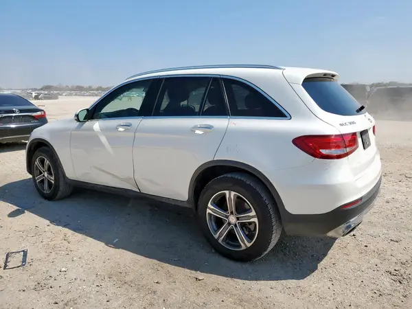 WDC0G4JB1GF057389 2016 MERCEDES-BENZ GLC - Image 2