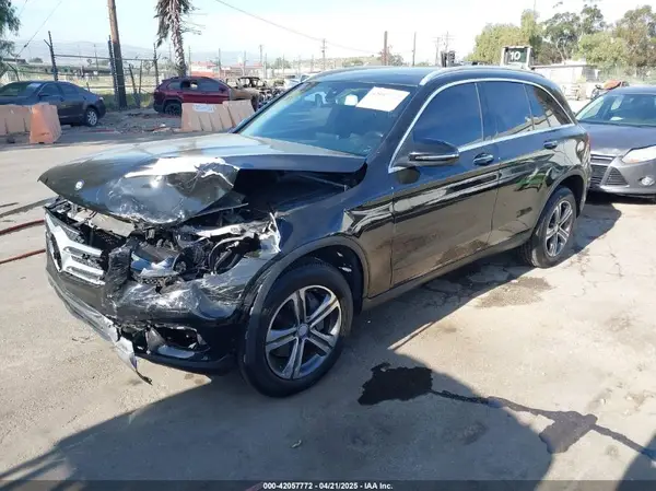 WDC0G4JB1GF072541 2016 MERCEDES-BENZ GLC - Image 2