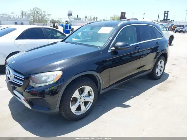WDC0G4JB1GF077559 2016 MERCEDES-BENZ GLC - Image 2