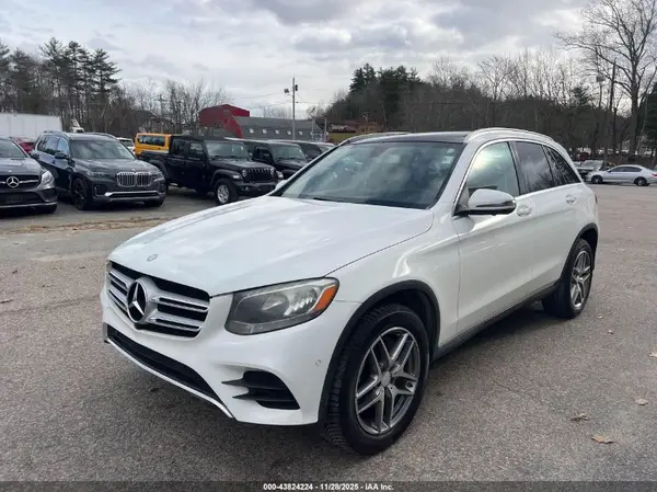 WDC0G4JB1GF090053 2016 MERCEDES-BENZ GLC - Image 2