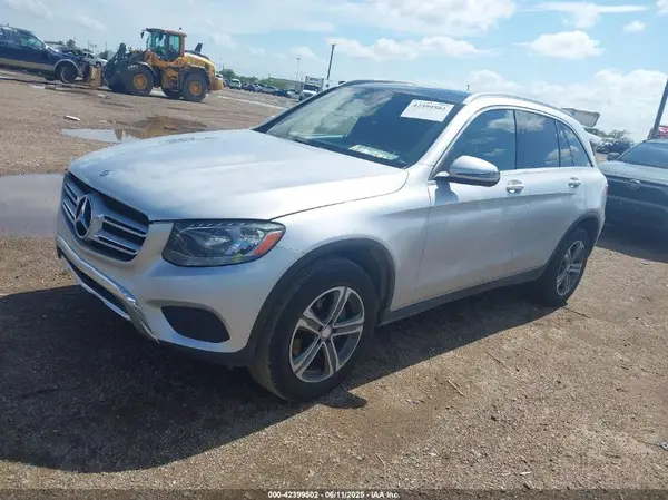 WDC0G4JB1GF094071 2016 MERCEDES-BENZ GLC - Image 2