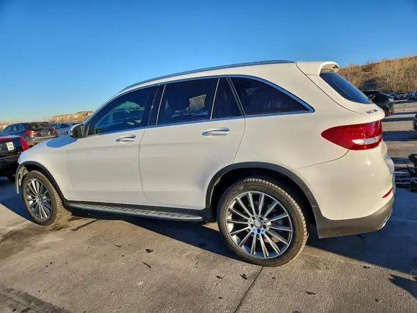 WDC0G4JB1GF105666 2016 MERCEDES-BENZ GLC - Image 2