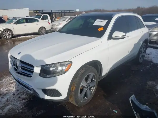 WDC0G4JB1GF109605 2016 MERCEDES-BENZ GLC - Image 2