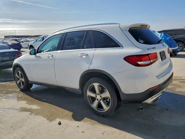 WDC0G4JB1HF143657 2017 MERCEDES-BENZ GLC - Image 2