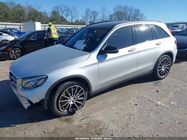 WDC0G4JB1HF187786 2017 MERCEDES-BENZ GLC - Image 2