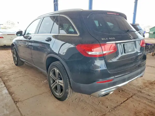 WDC0G4JB1HF197055 2017 MERCEDES-BENZ GLC - Image 2