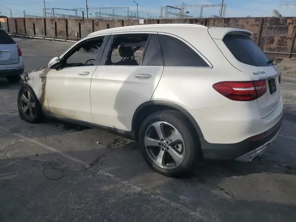 WDC0G4JB1HF270019 2017 MERCEDES-BENZ GLC - Image 2