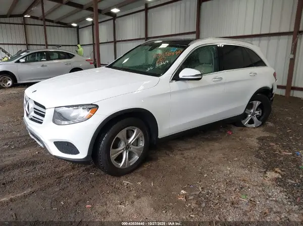 WDC0G4JB1HF279979 2017 MERCEDES-BENZ GLC - Image 2