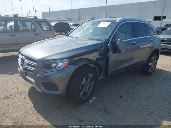 WDC0G4JB1JV018024 2018 MERCEDES-BENZ GLC - Image 2