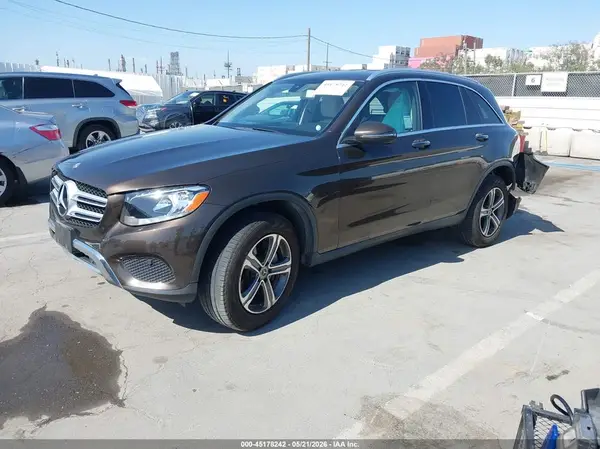 WDC0G4JB1JV028276 2018 MERCEDES-BENZ GLC - Image 2