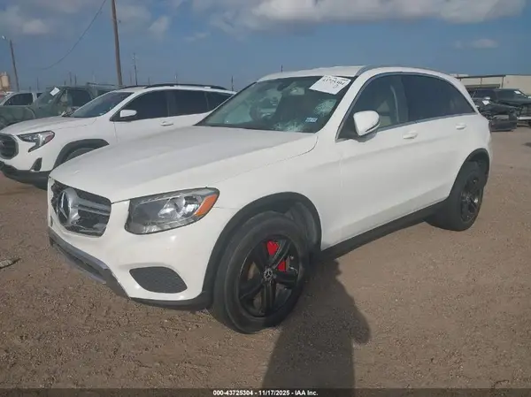 WDC0G4JB1JV034434 2018 MERCEDES-BENZ GLC - Image 2