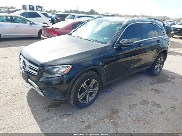 WDC0G4JB1JV042372 2018 MERCEDES-BENZ GLC - Image 2
