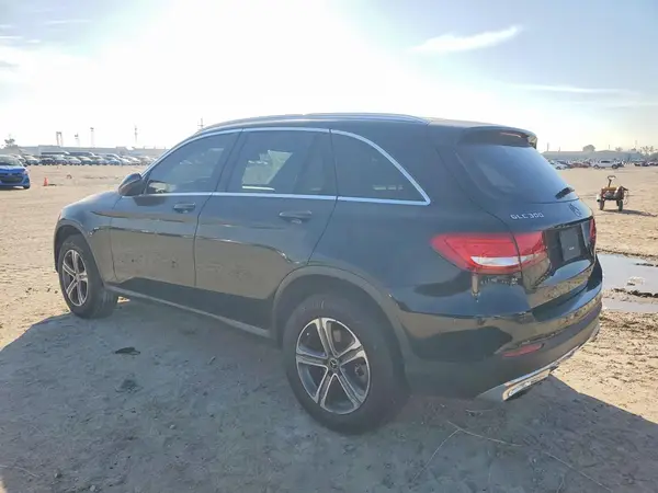 WDC0G4JB1JV051976 2018 MERCEDES-BENZ GLC - Image 2