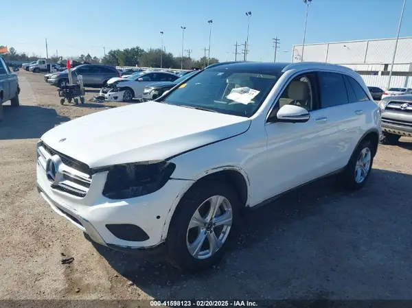 WDC0G4JB1JV065232 2018 MERCEDES-BENZ GLC - Image 2