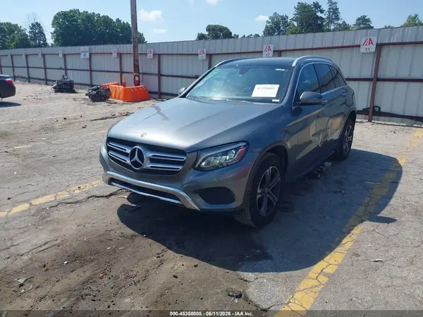 WDC0G4JB1JV100853 2018 MERCEDES-BENZ GLC - Image 2