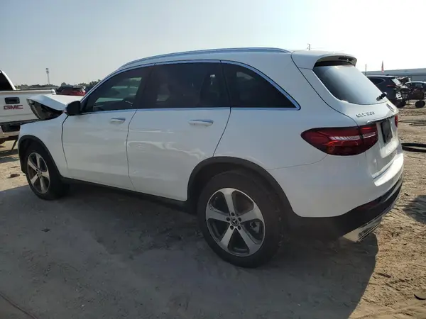 WDC0G4JB1K1000048 2019 MERCEDES-BENZ GLC - Image 2
