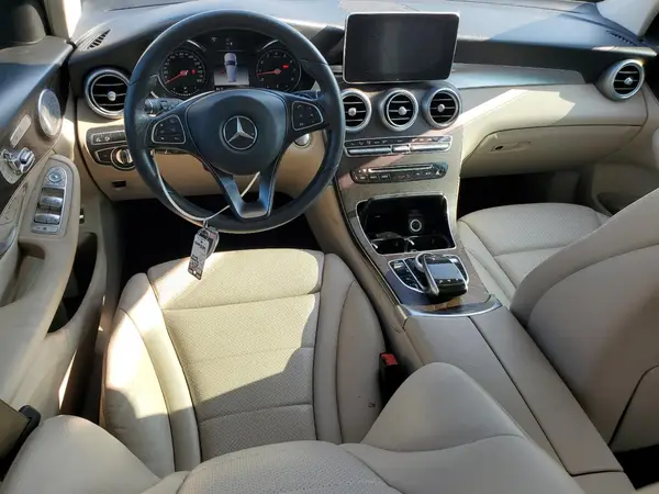 WDC0G4JB1K1000048 2019 MERCEDES-BENZ GLC - Image 8