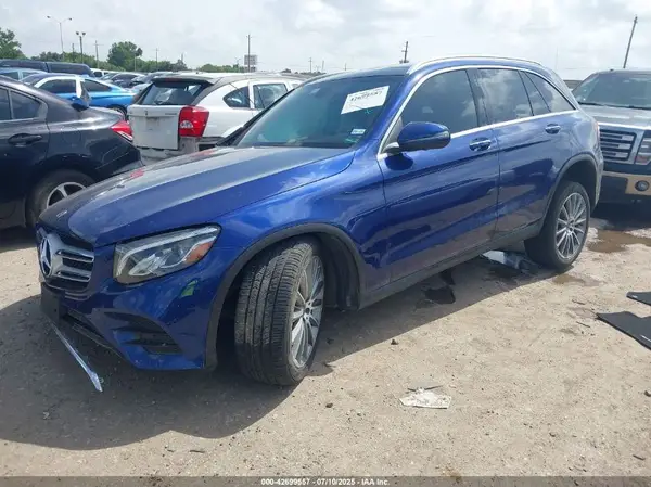 WDC0G4JB1KF529194 2019 MERCEDES-BENZ GLC - Image 2