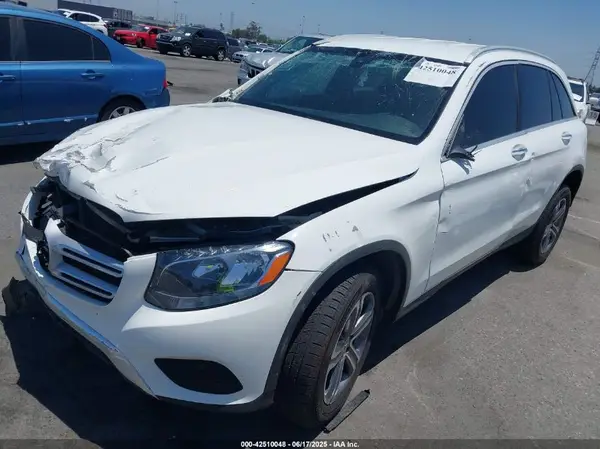 WDC0G4JB1KF555357 2019 MERCEDES-BENZ GLC - Image 2