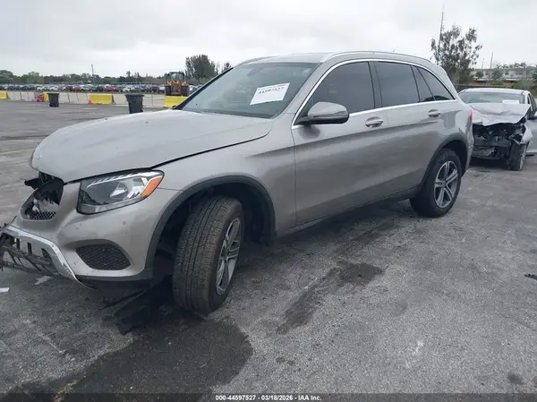 WDC0G4JB1KV117783 2019 MERCEDES-BENZ GLC - Image 2