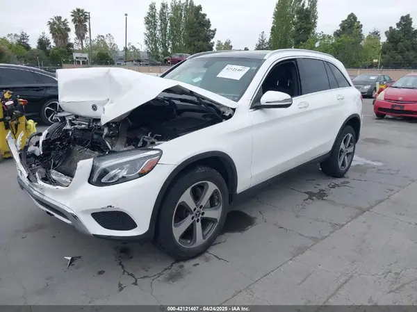 WDC0G4JB1KV136690 2019 MERCEDES-BENZ GLC - Image 2