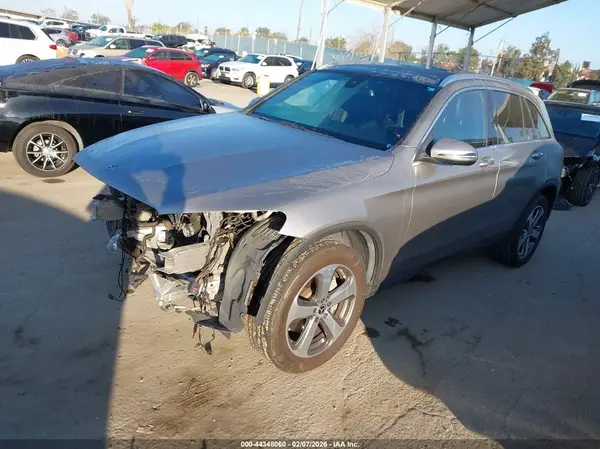 WDC0G4JB1KV157202 2019 MERCEDES-BENZ GLC - Image 2