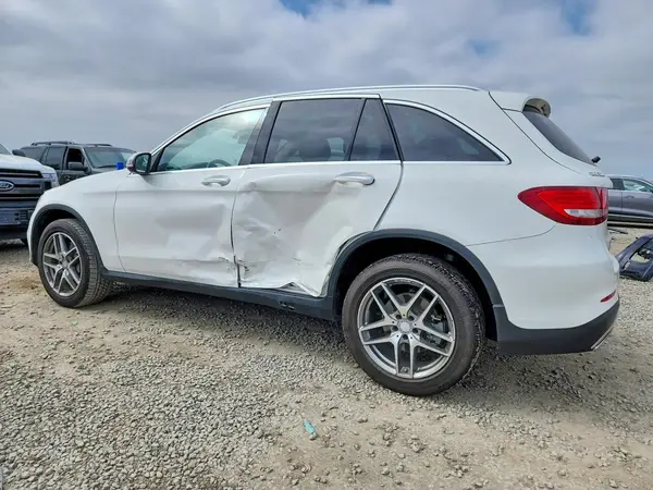 WDC0G4JB2GF014132 2016 MERCEDES-BENZ GLC - Image 2