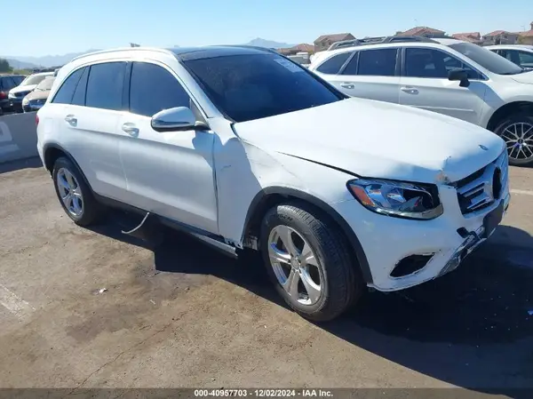WDC0G4JB2GF015958 2016 MERCEDES-BENZ GLC - Image 1