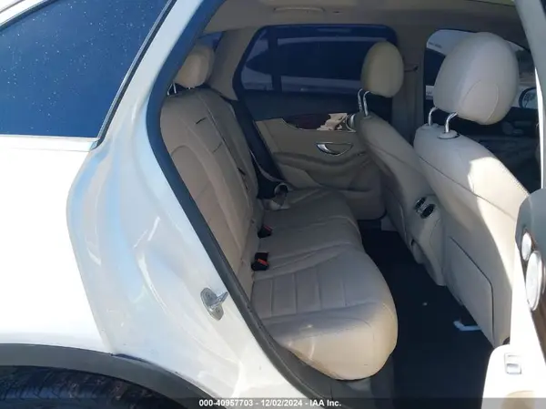 WDC0G4JB2GF015958 2016 MERCEDES-BENZ GLC - Image 8