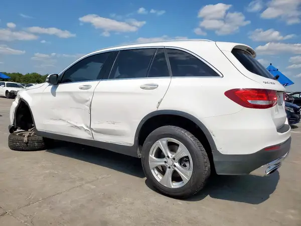 WDC0G4JB2GF016267 2016 MERCEDES-BENZ GLC - Image 2