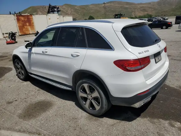 WDC0G4JB2GF032775 2016 MERCEDES-BENZ GLC - Image 2