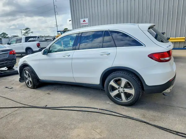 WDC0G4JB2GF082575 2016 MERCEDES-BENZ GLC - Image 2