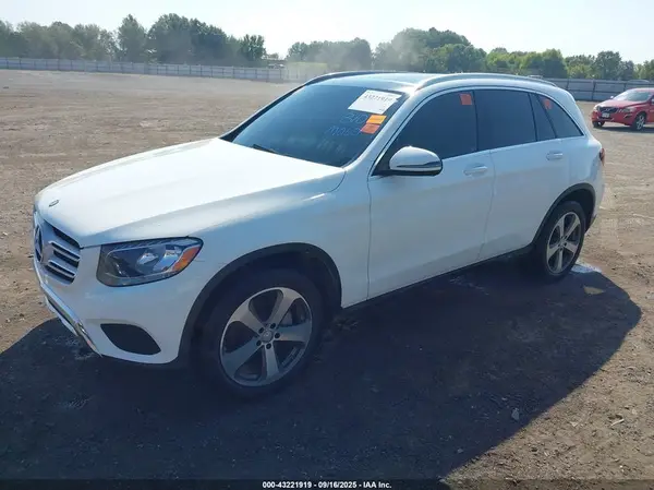WDC0G4JB2GF103571 2016 MERCEDES-BENZ GLC - Image 2