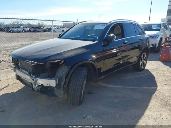 WDC0G4JB2HF141187 2017 MERCEDES-BENZ GLC - Image 2