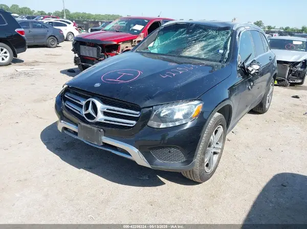 WDC0G4JB2HF249924 2017 MERCEDES-BENZ GLC - Image 2