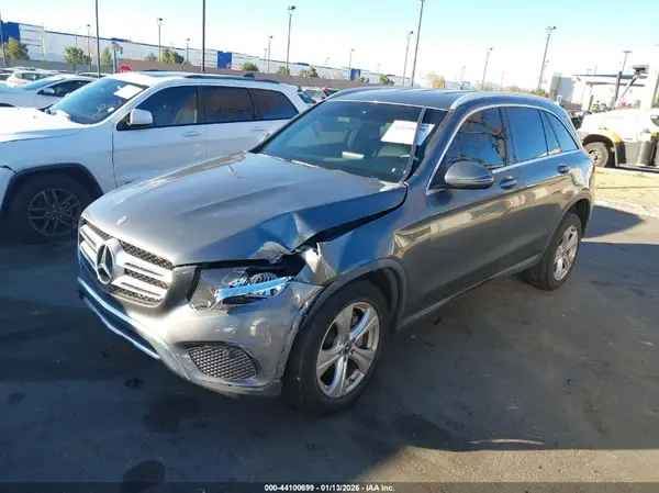 WDC0G4JB2HV009505 2017 MERCEDES-BENZ GLC - Image 2