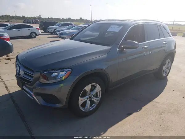 WDC0G4JB2JV022468 2018 MERCEDES-BENZ GLC - Image 2